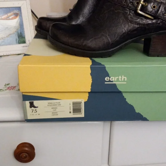 EARTH BRONZE LEATHER BOOTS - Picture 2 of 6